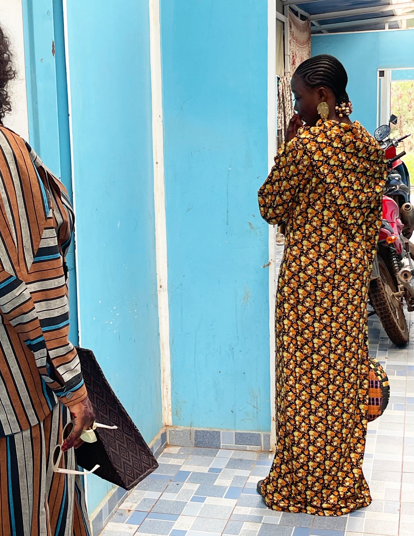 Bebe Floral Stretch Printed Hooded Dress