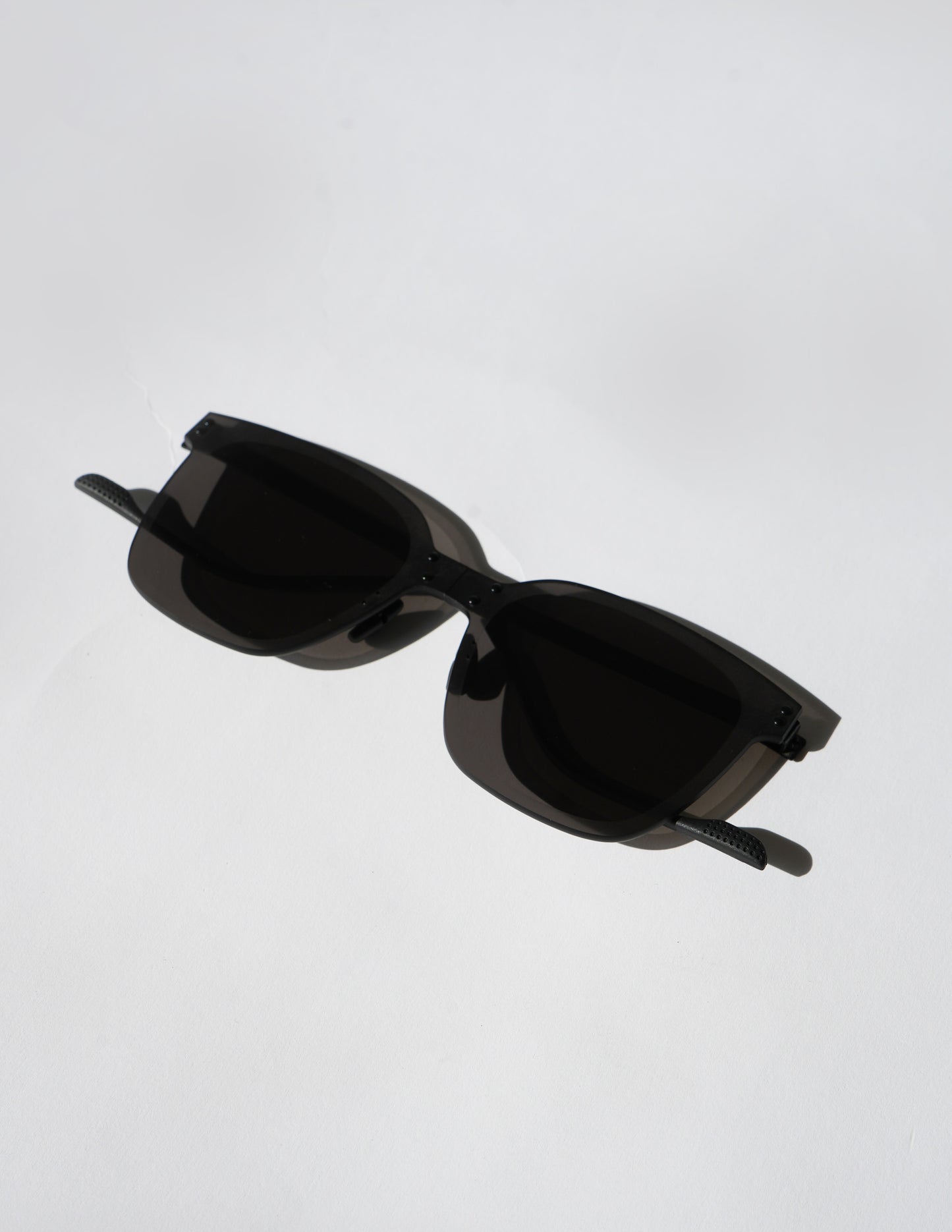 Foldable matrix lens sunglasses