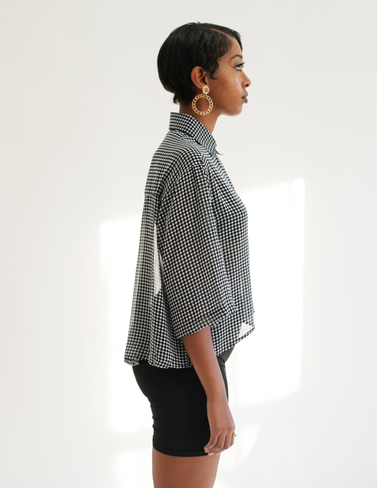 Issa Hi-Low Checkered Swing Cropped Shirt
