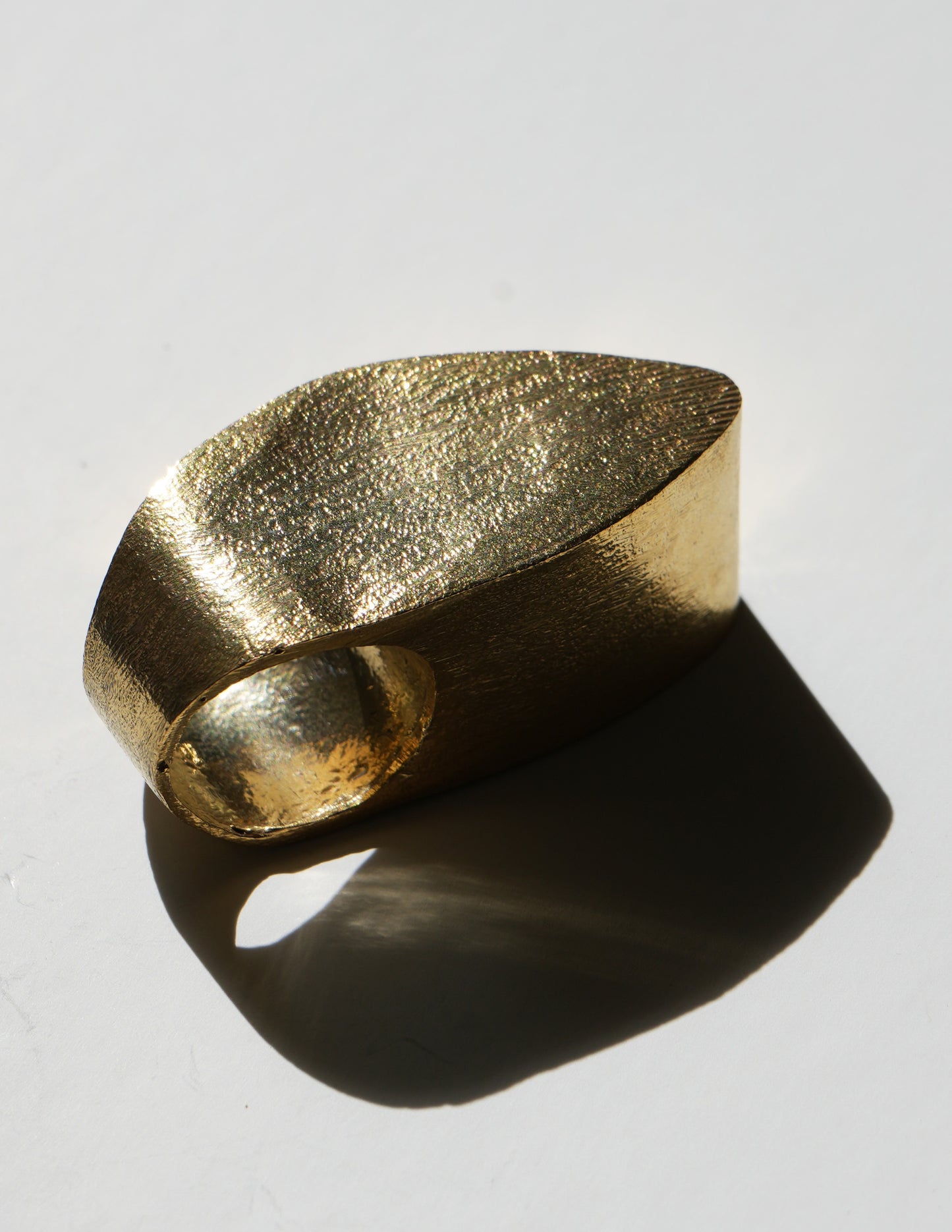Le Triangle Dome Ring