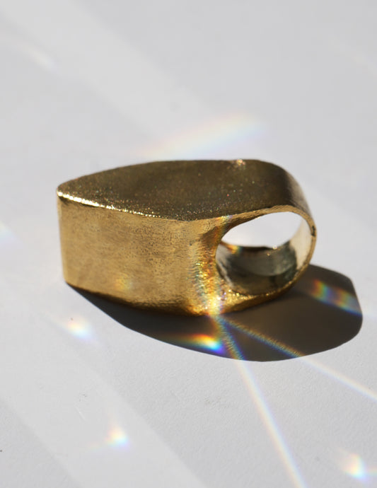 Le Triangle Dome Ring