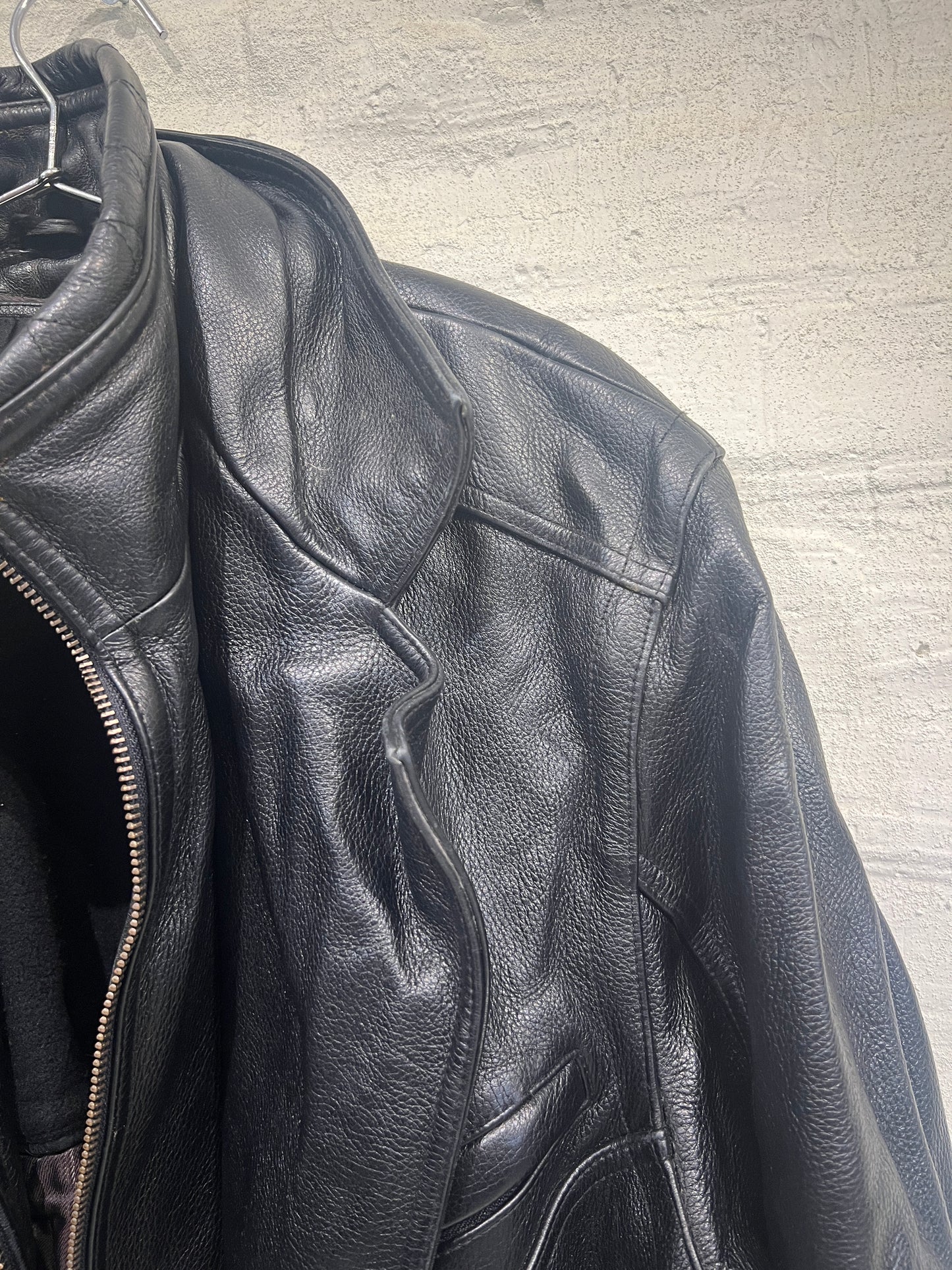 Wilson's Leather Jacket - Vintage / Used