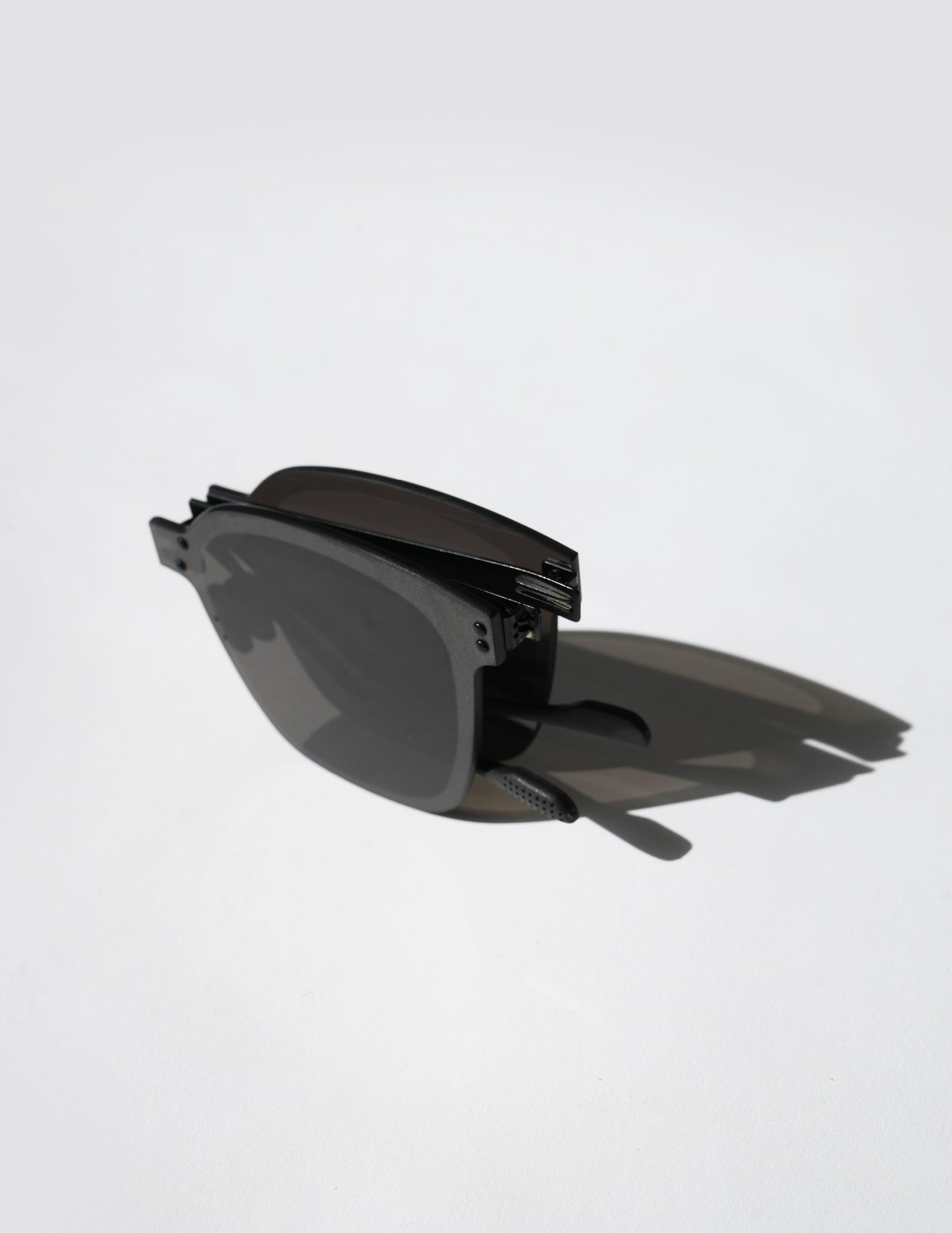 Foldable matrix lens sunglasses