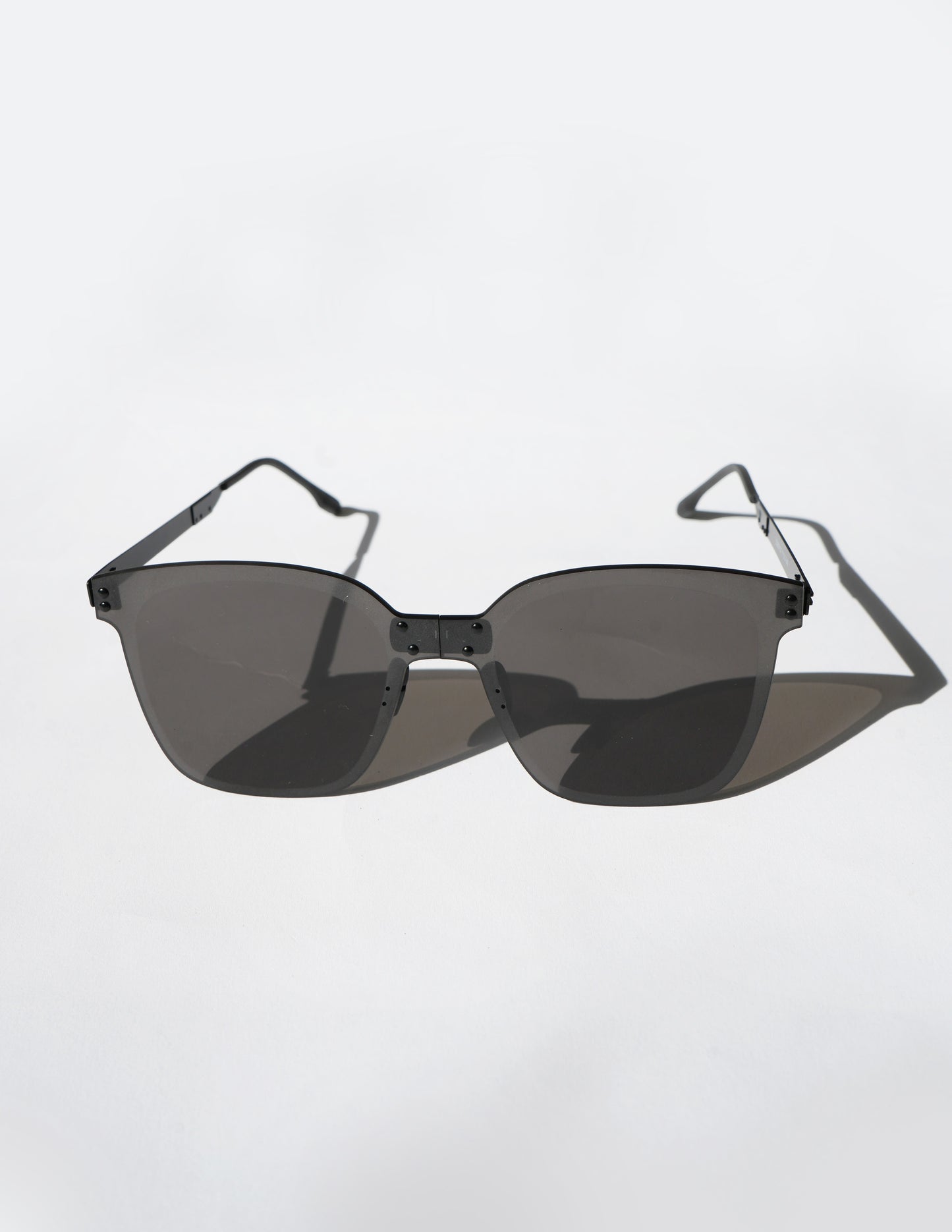 Foldable matrix lens sunglasses