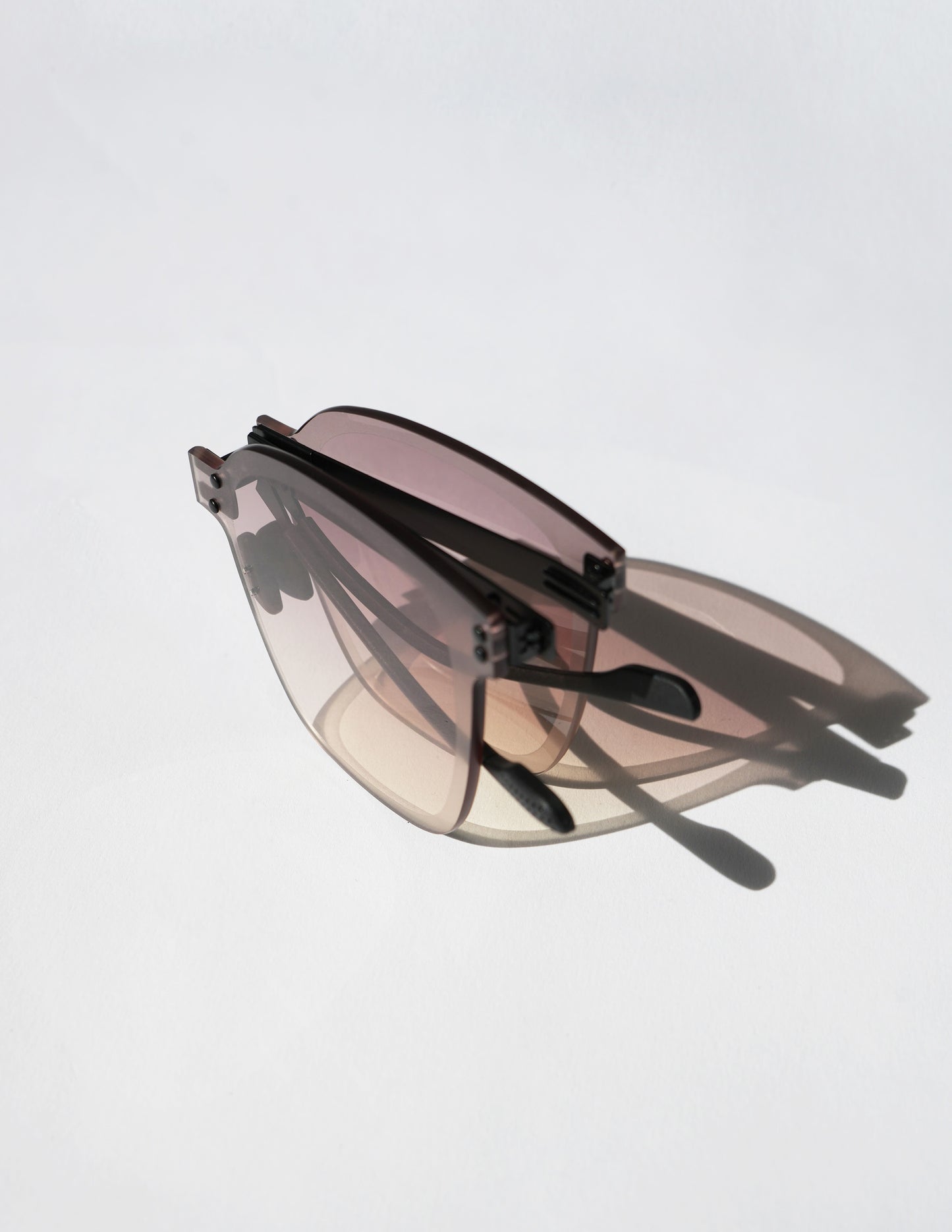 Foldable matrix lens sunglasses
