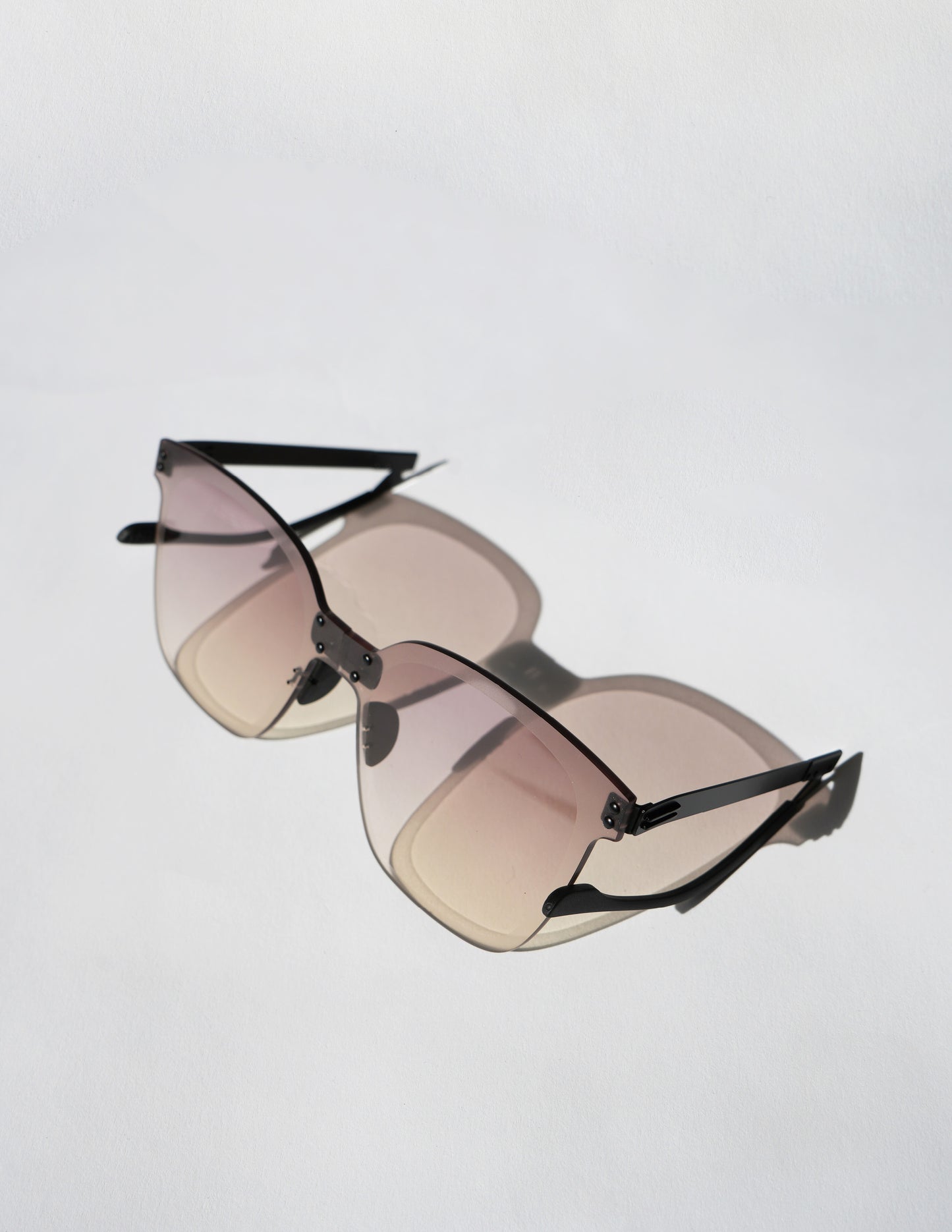 Foldable matrix lens sunglasses