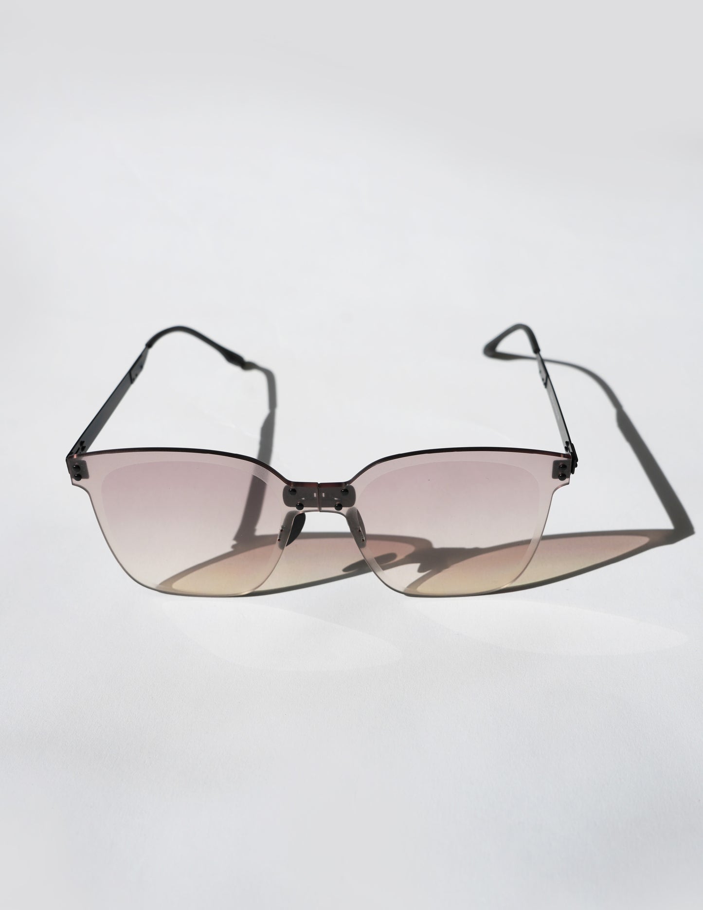 Foldable matrix lens sunglasses