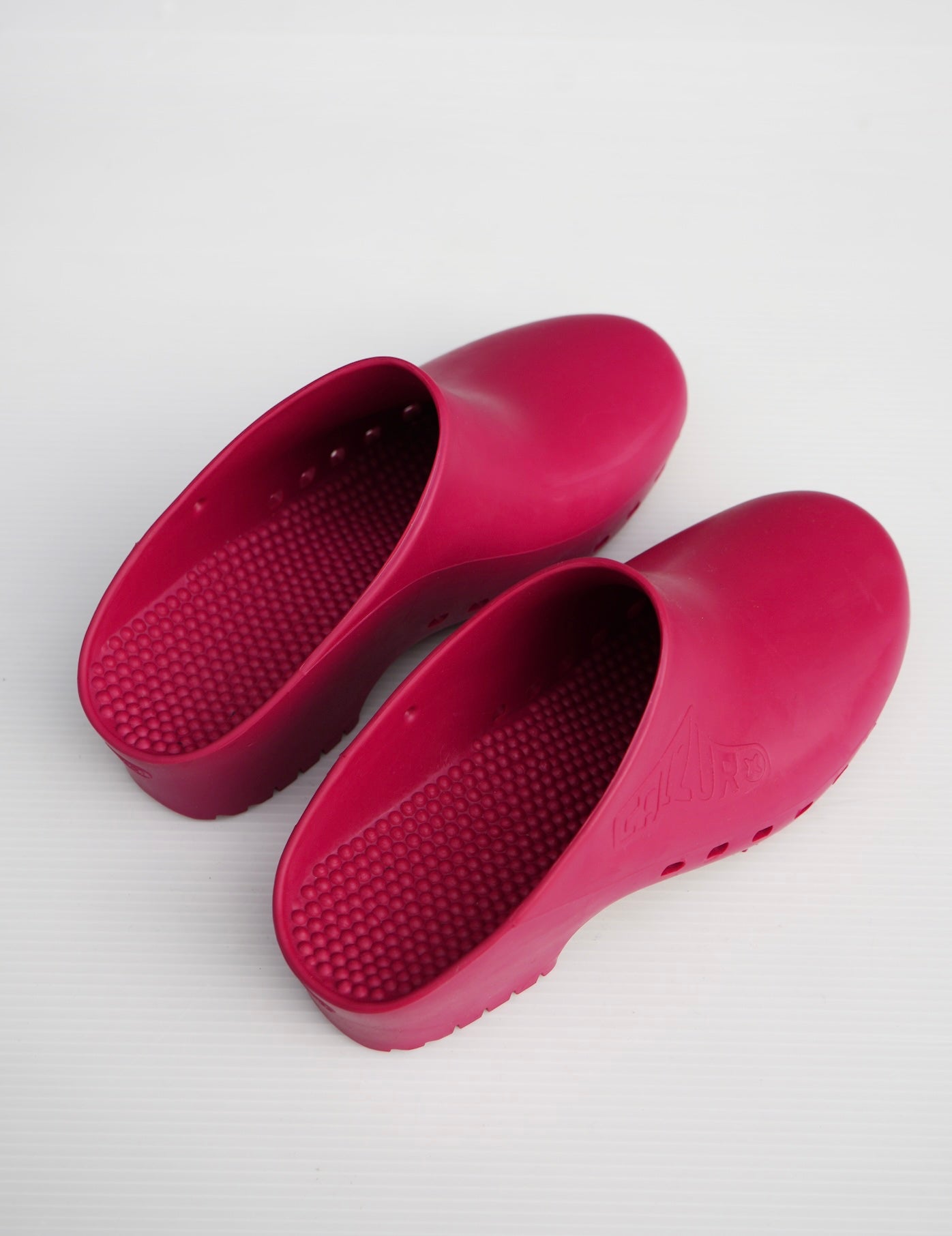 Maroon Calzuro Classic w/ strap