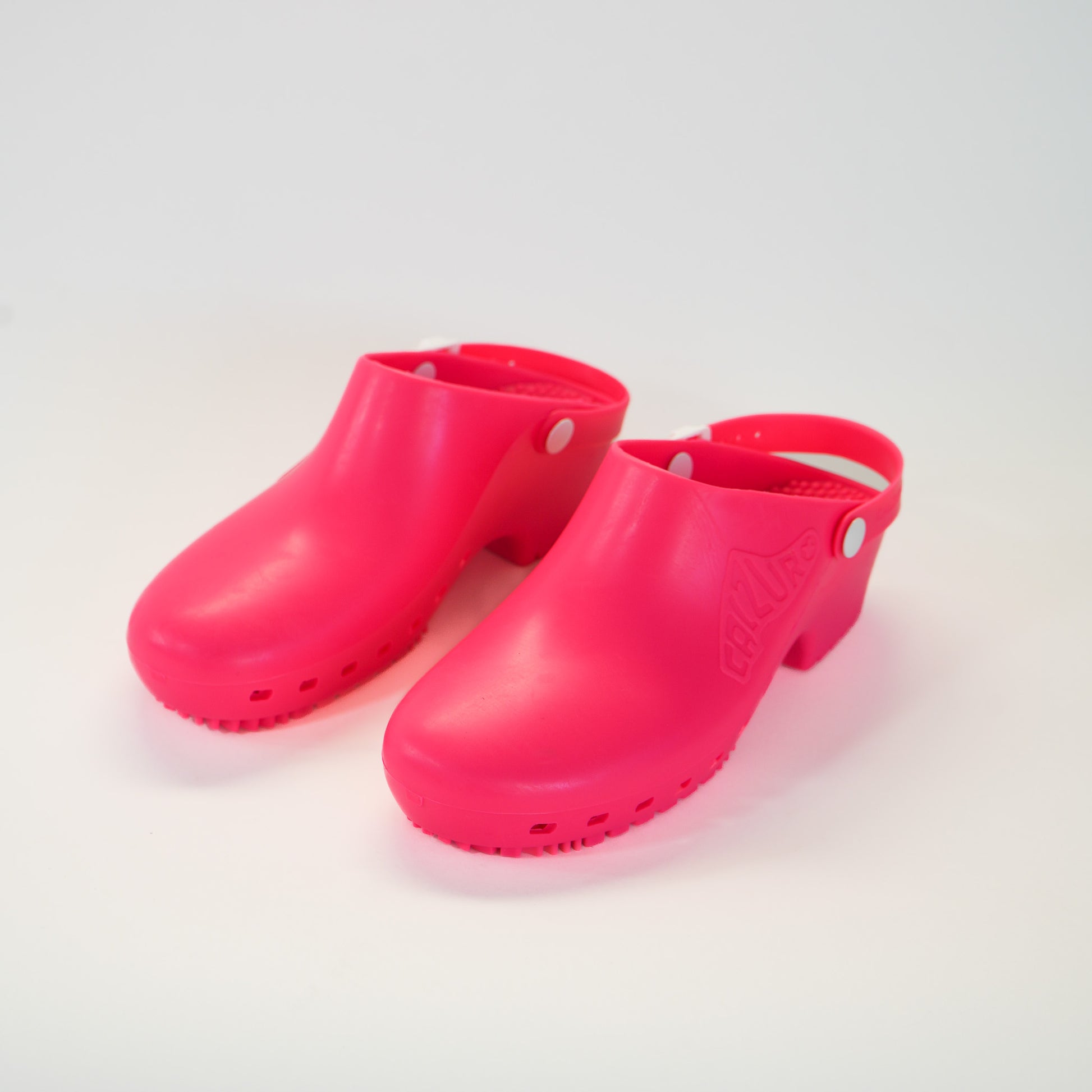 Hot Pink Calzuro Classic w/ strap (34/35)